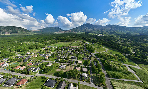 The housing development that tackled restoration of Aso’s 1,000-year-history grasslands