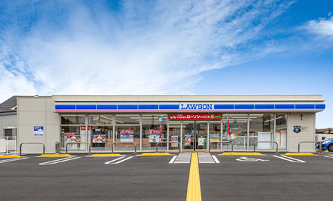 Convenience store, reusing 90% of building materials for its new stores