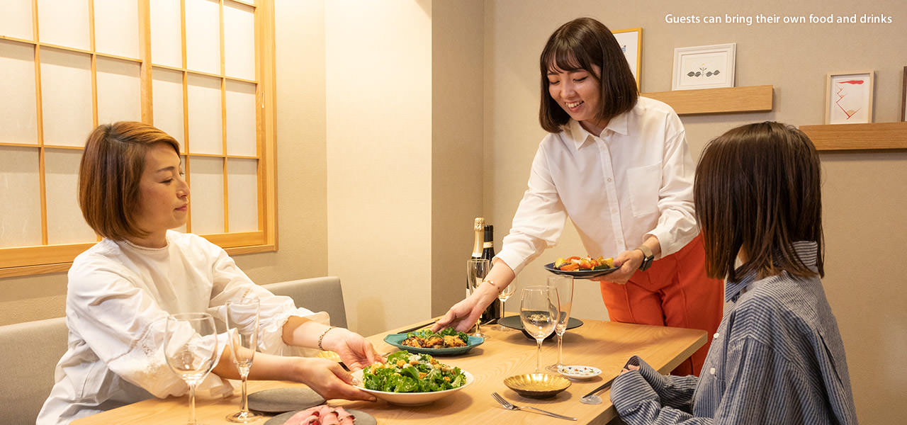 Guests can bring their own food and drinks