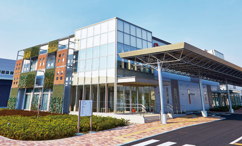 Next-generational energy-saving factory that aims to minimize energy consumption