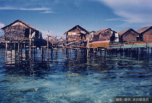 Vol 10 海に浮かぶ家 フィリピン スールー諸島 世界の環境共生住宅 Csrへの取り組み 大和ハウスグループ